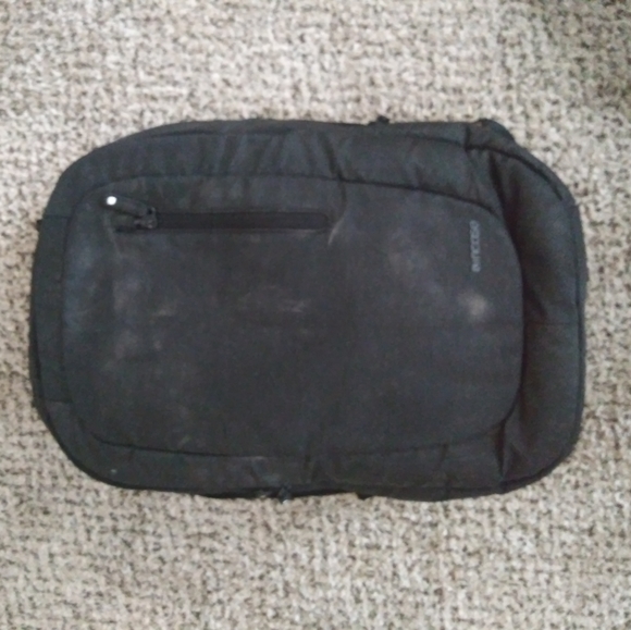 Incase Tablet/Notebook Backpack - Picture 1 of 10